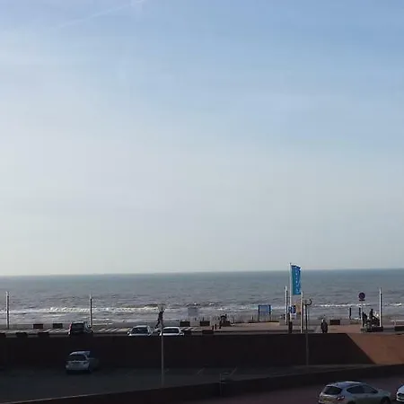 Studio 28 Aan Zee Apartment *